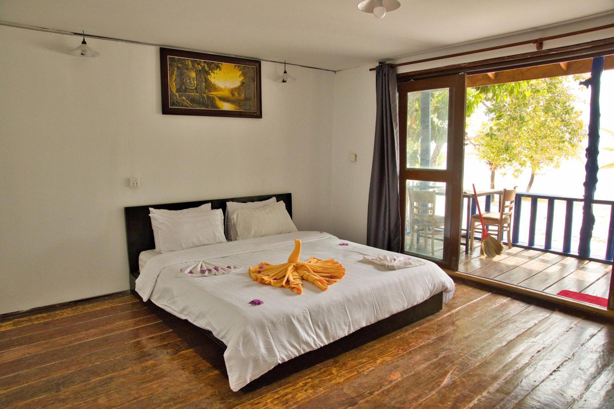 Koh Rong Beach Hostel And Bungalows Kaoh Touch Екстер'єр фото