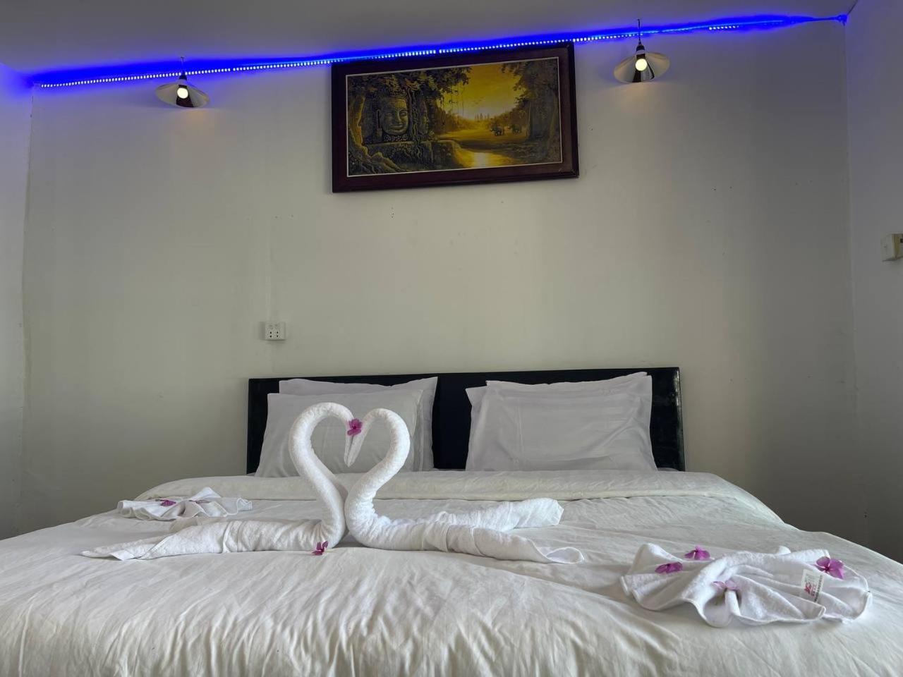 Koh Rong Beach Hostel And Bungalows Kaoh Touch Екстер'єр фото