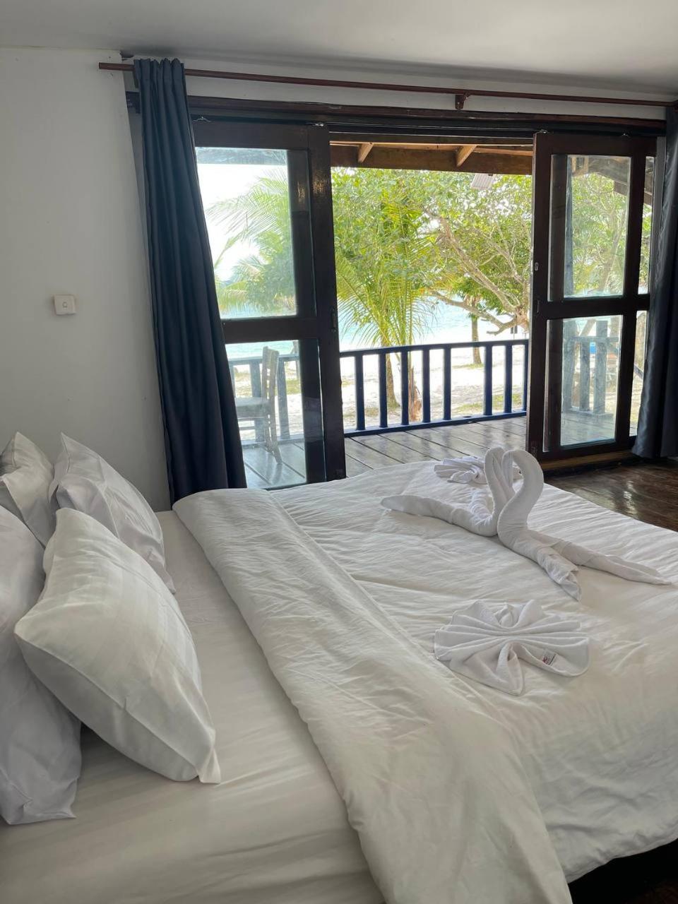 Koh Rong Beach Hostel And Bungalows Kaoh Touch Екстер'єр фото