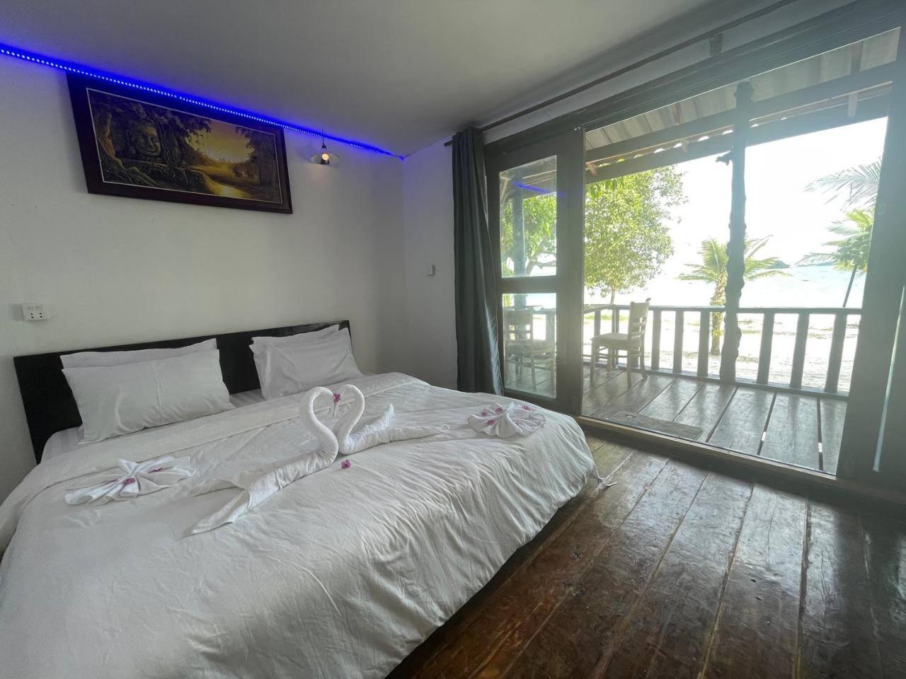 Koh Rong Beach Hostel And Bungalows Kaoh Touch Екстер'єр фото