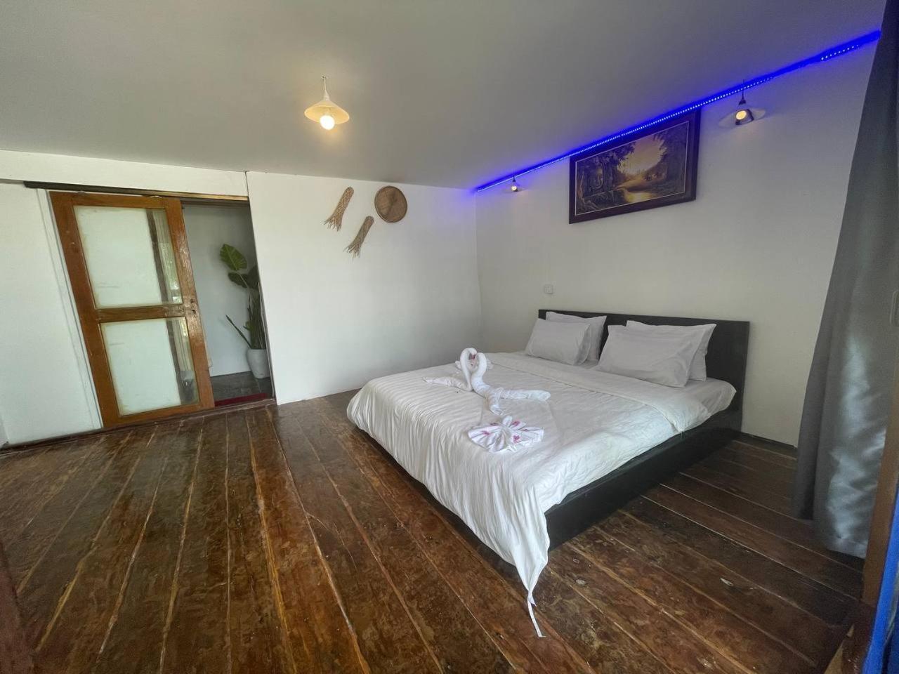 Koh Rong Beach Hostel And Bungalows Kaoh Touch Екстер'єр фото