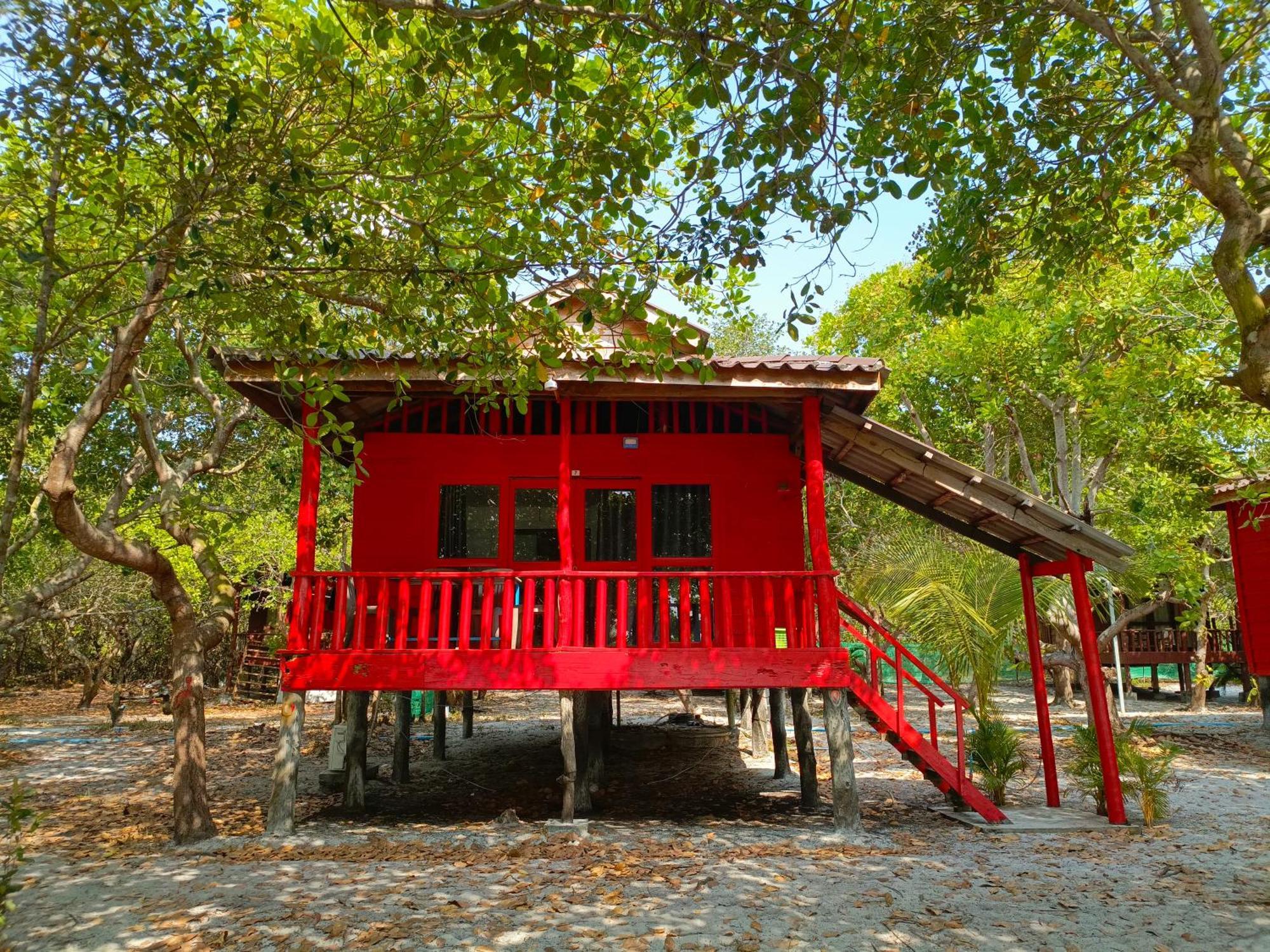 Koh Rong Beach Hostel And Bungalows Kaoh Touch Екстер'єр фото