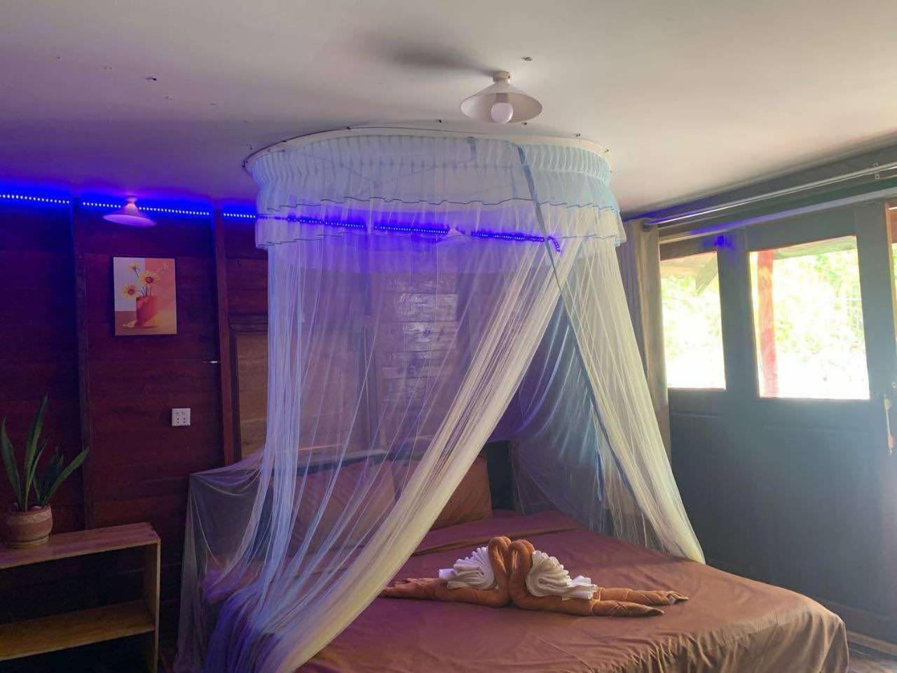 Koh Rong Beach Hostel And Bungalows Kaoh Touch Екстер'єр фото