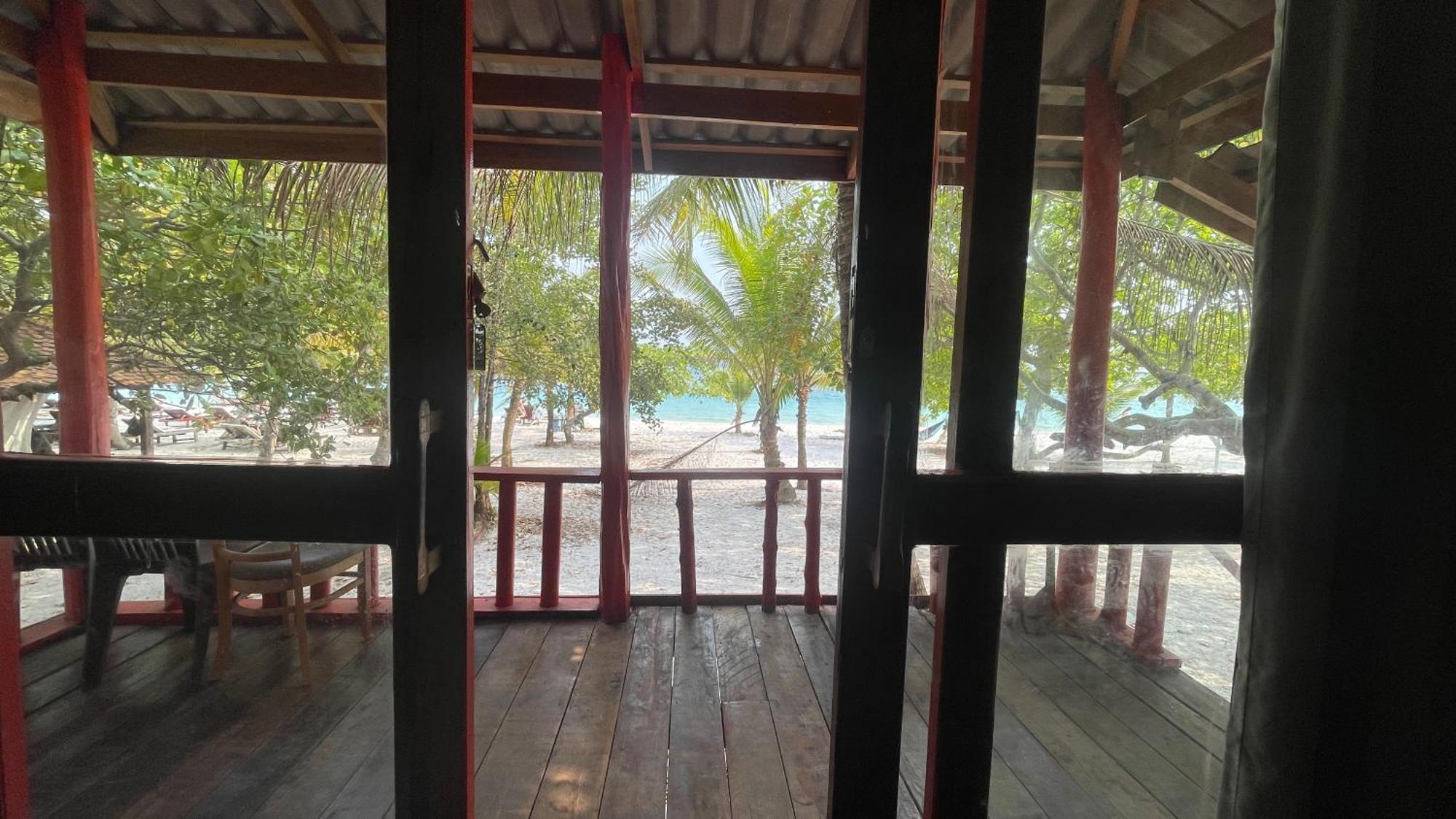 Koh Rong Beach Hostel And Bungalows Kaoh Touch Екстер'єр фото