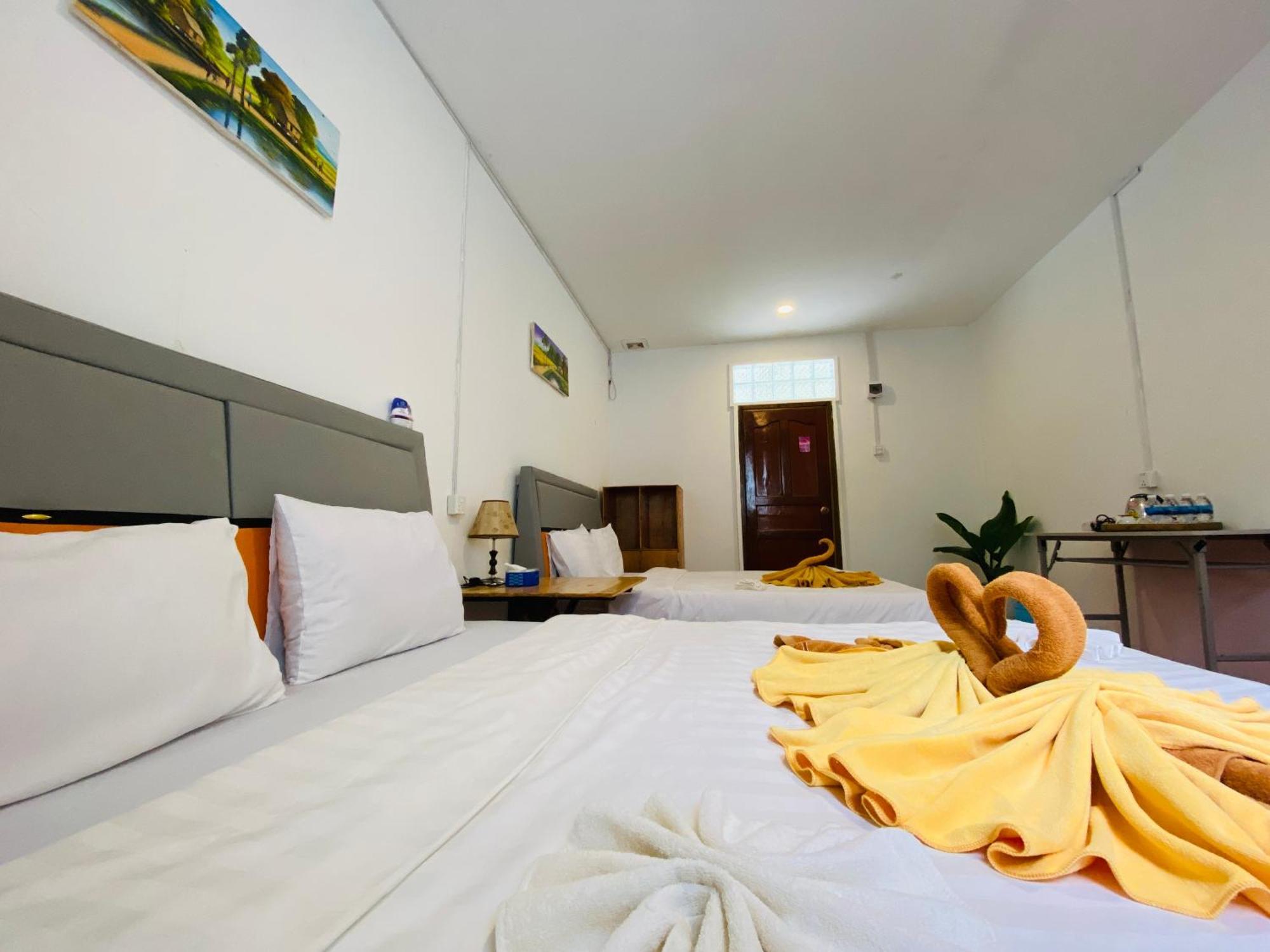 Koh Rong Beach Hostel And Bungalows Kaoh Touch Екстер'єр фото
