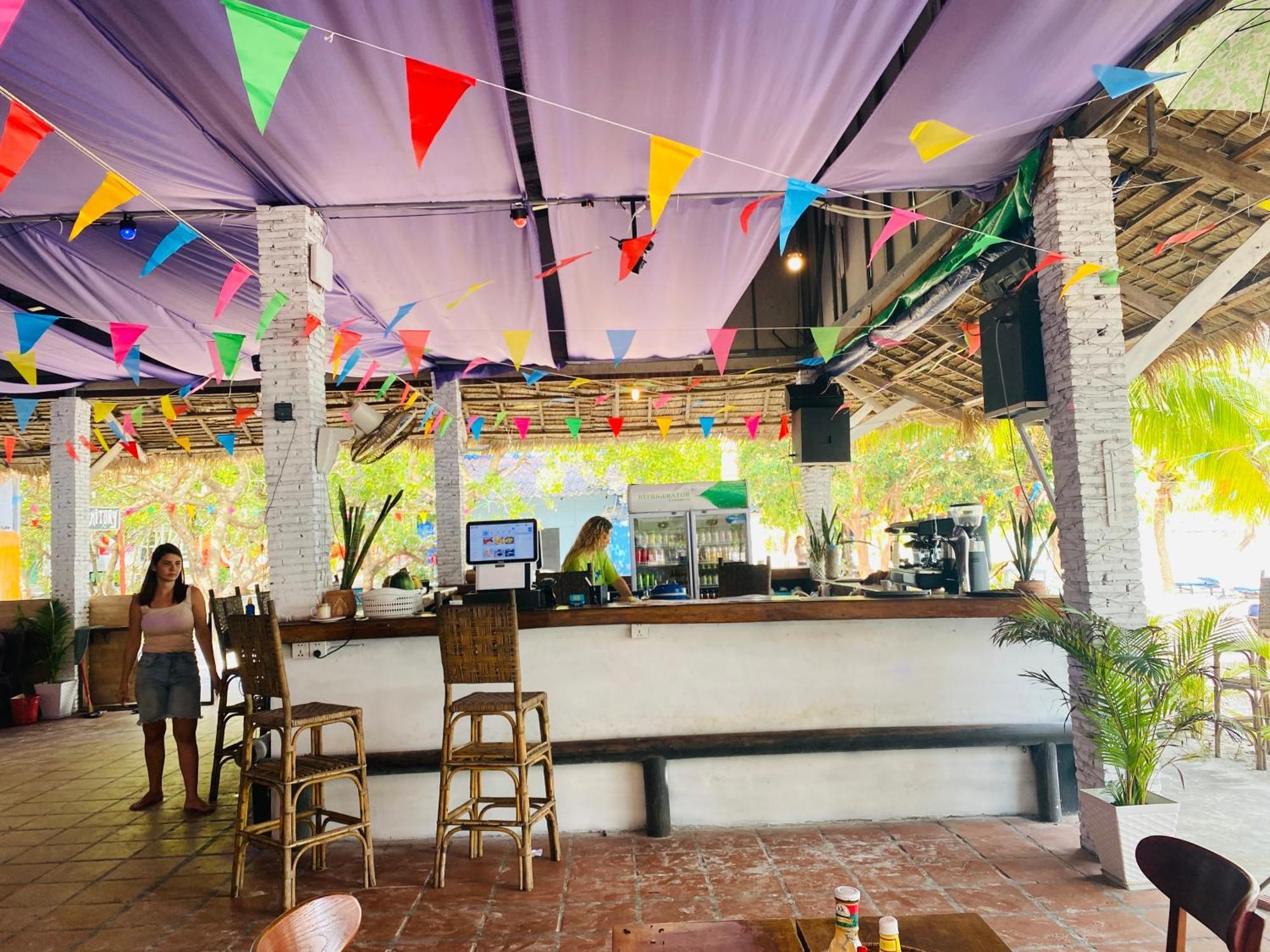 Koh Rong Beach Hostel And Bungalows Kaoh Touch Екстер'єр фото